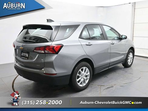 Used 2023 Chevrolet Equinox LS AWD/4WD image 15