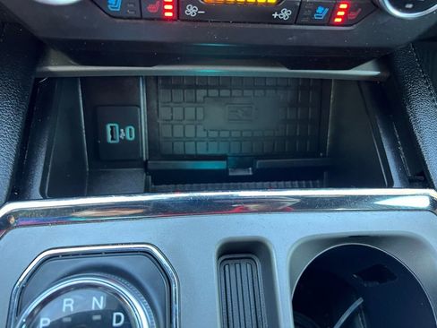 Used 2020 Ford Expedition XLT w/ Equipment Group 202A AWD/4WD image 36
