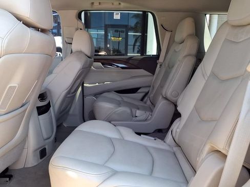 Used 2017 Cadillac Escalade Premium Luxury AWD/4WD image 21