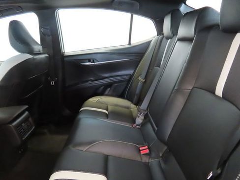 Used 2026 Toyota Camry SE w/ Convenience Package FWD image 32