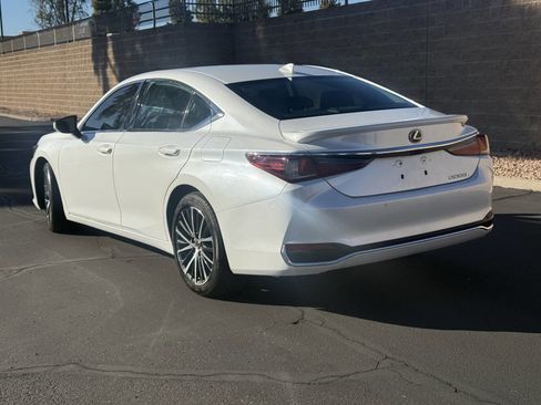 Used 2024 Lexus ES 300h w/ Premium Package image 8