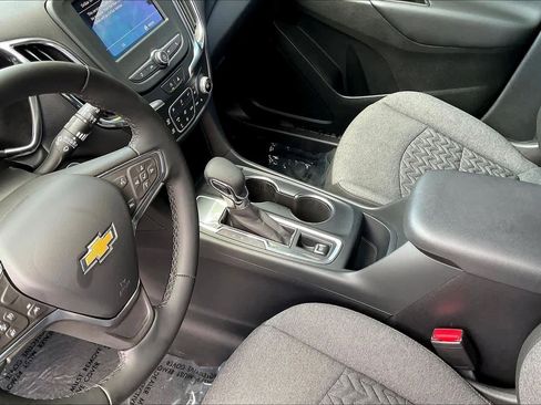 Certified 2024 Chevrolet Equinox LT FWD image 17