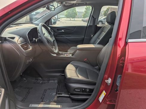 Used 2024 Chevrolet Equinox Premier FWD image 11