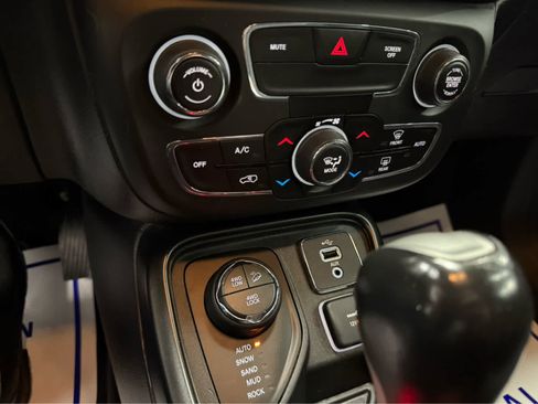 Used 2019 Jeep Compass Trailhawk w/ Leather Interior Group image 18