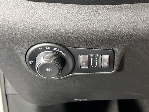 Used 2022 Jeep Compass Latitude AWD/4WD image 10