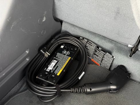 Used 2018 Chevrolet Bolt LT FWD image 47