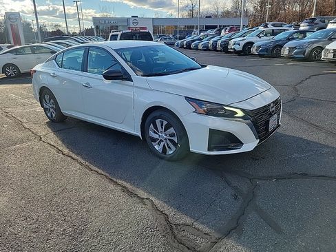 Certified 2025 Nissan Altima 2.5 S image 8