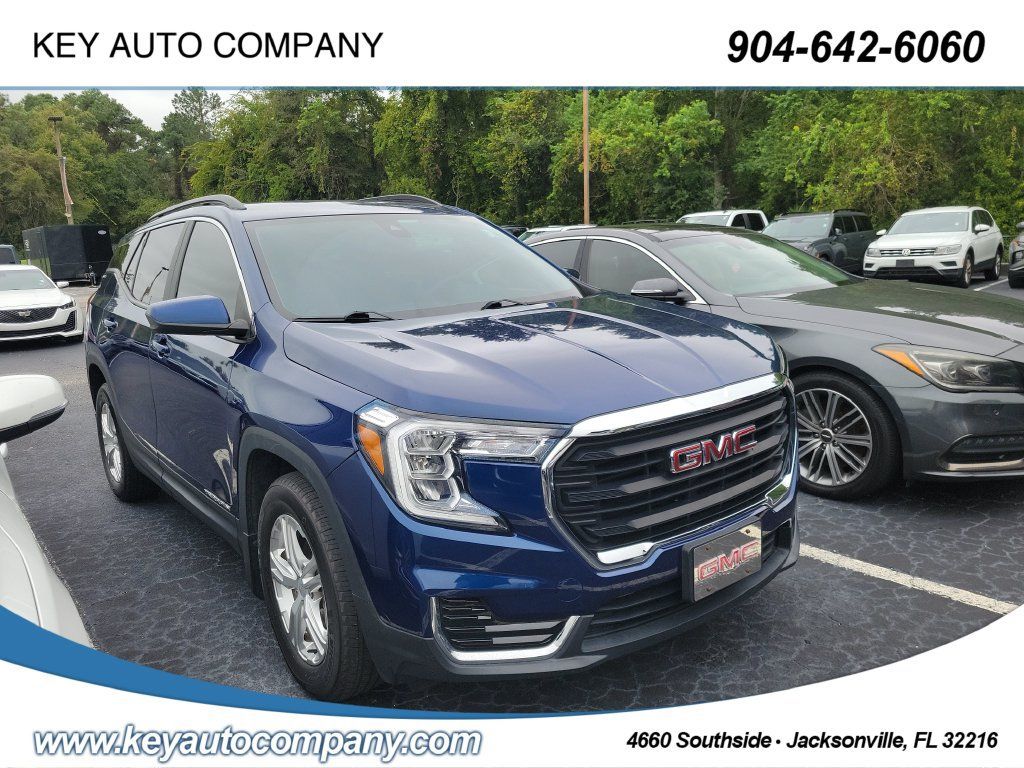Used 2022 GMC Terrain SLE w/ Driver Convenience Package FWD image 1