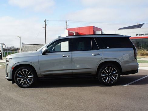 Used 2024 Cadillac Escalade Sport w/ Touring Package image 15