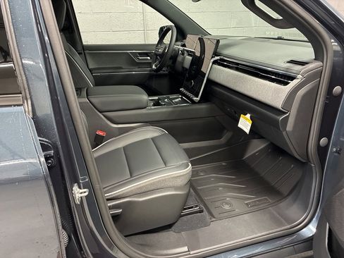 New 2026 GMC Sierra EV Elevation image 8