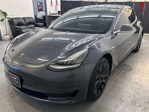 Used 2018 Tesla Model 3 Long Range image 3