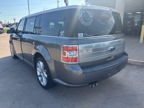 Used 2010 Ford Flex Limited FWD image 4