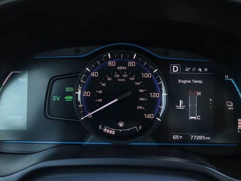 Used 2018 Hyundai Ioniq Plug-In Hybrid FWD image 25