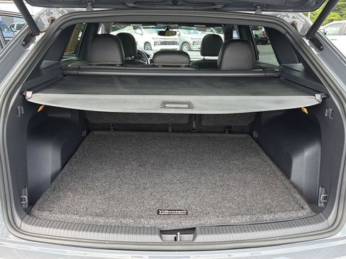 Used 2021 Volkswagen Atlas Cross Sport SE FWD image 33