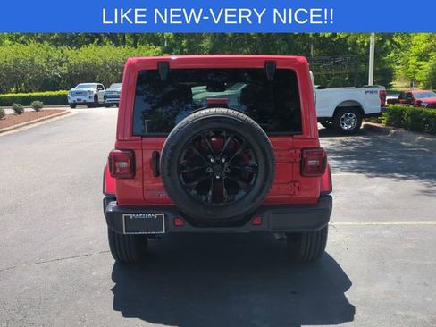 Used 2025 Jeep Wrangler Unlimited Sahara AWD/4WD image 4