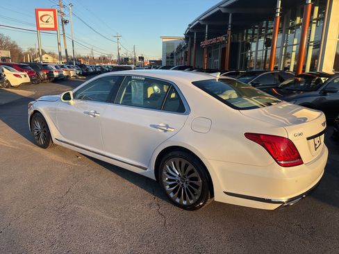 Used 2018 Genesis G90 3.3T Premium image 3