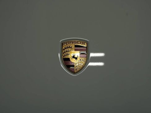 Certified 2025 Porsche Macan AWD/4WD image 29