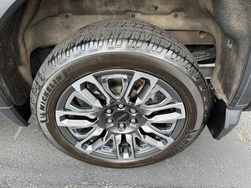 Certified 2024 GMC Sierra 1500 Denali Ultimate AWD/4WD image 9