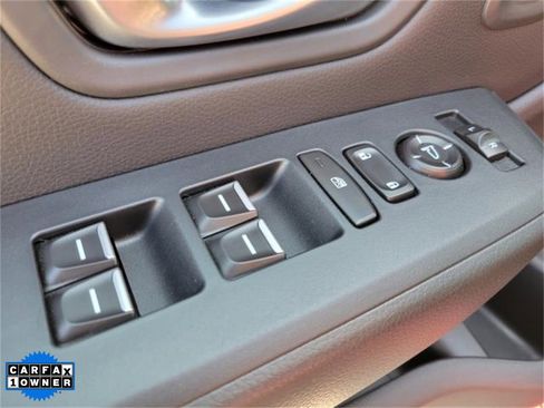 Used 2025 Honda Pilot EX-L image 18