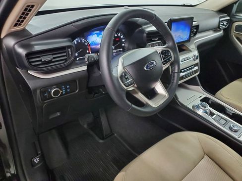 Used 2023 Ford Explorer XLT image 10