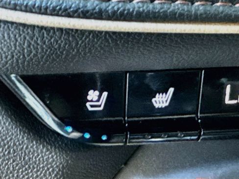 Used 2020 Chevrolet Blazer Premier w/ Driver Confidence II Package FWD image 23