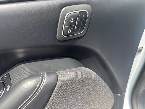 Used 2025 Ford Mustang Mach-E Premium AWD/4WD image 28