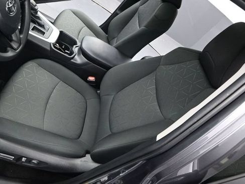 Used 2022 Toyota RAV4 XLE w/ Convenience Package FWD image 12