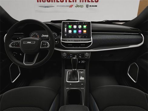 Certified 2024 Jeep Compass Latitude image 17