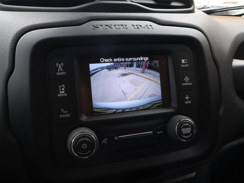 Used 2015 Jeep Renegade Trailhawk w/ Popular Equipment Group AWD/4WD image 12