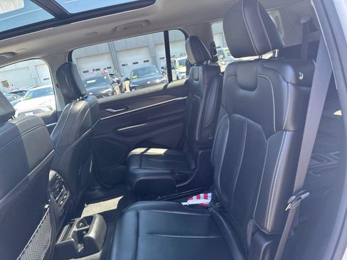 Used 2023 Jeep Grand Cherokee L Limited AWD/4WD image 28