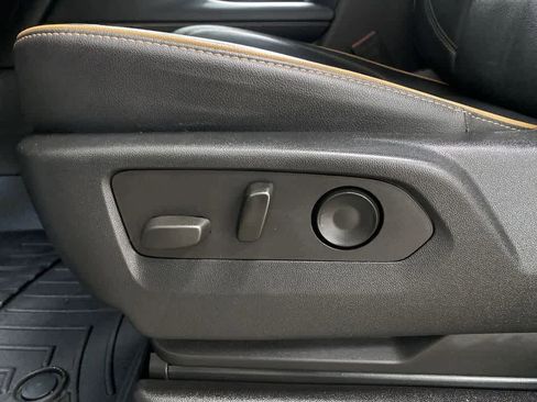 Used 2022 GMC Yukon AT4 image 14