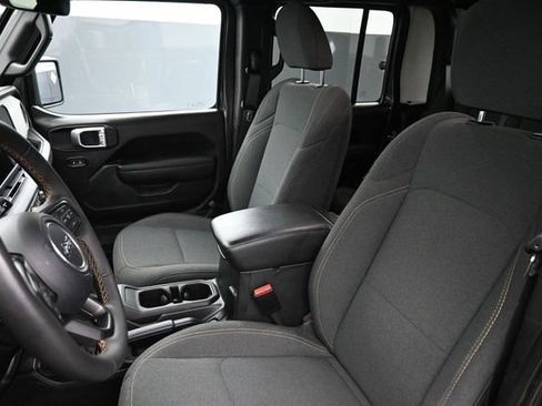 Used 2024 Jeep Gladiator Sport AWD/4WD image 15