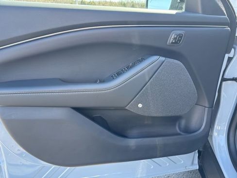 Used 2025 Ford Mustang Mach-E Premium image 40