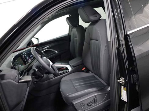 Certified 2025 Audi Q5 Premium w/ Convenience Package AWD/4WD image 5