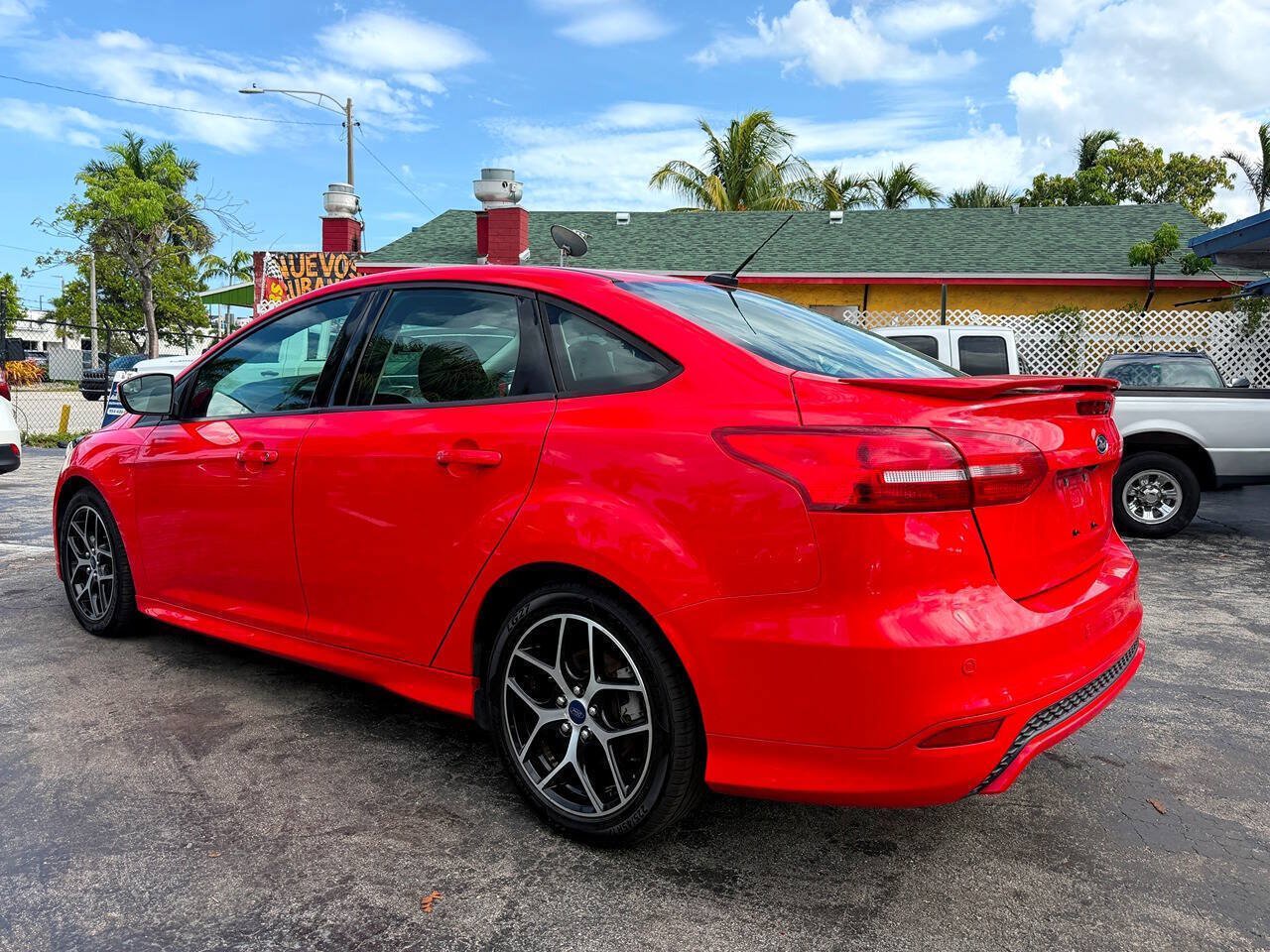 Used 2015 Ford Focus SE w/ SE Ecoboost Package FWD image 19
