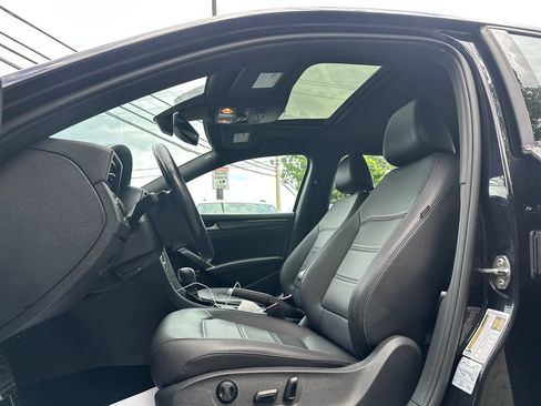 Certified 2022 Volkswagen Passat 2.0T R-Line FWD image 8