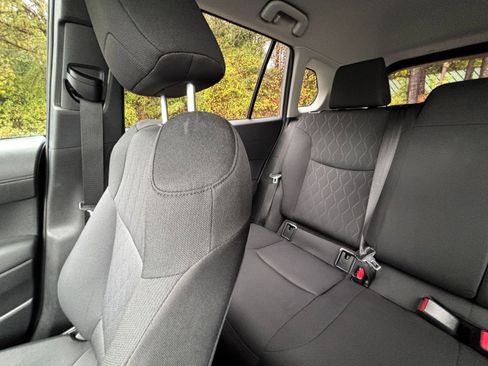 Used 2025 Toyota Corolla Cross LE image 39