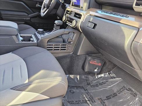 Used 2024 Toyota Tacoma TRD Sport AWD/4WD image 19