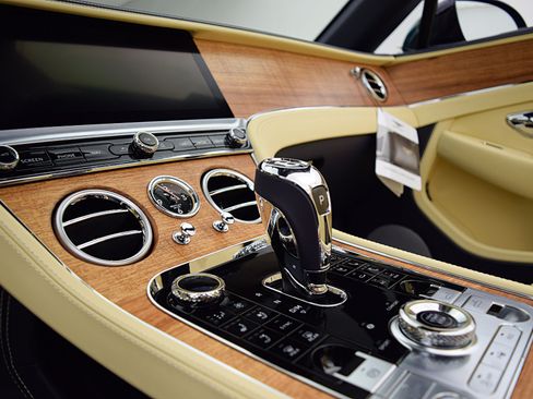 Used 2024 Bentley Continental GT AWD/4WD image 29