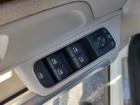 Used 2025 Mercedes-Benz GLB 250 image 18
