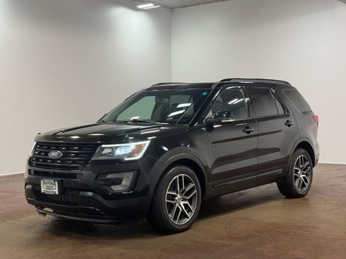 Used 2017 Ford Explorer Sport w/ Equipment Group 401A AWD/4WD image 7