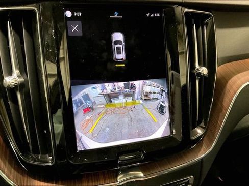 Certified 2023 Volvo XC60 B5 Plus FWD image 24