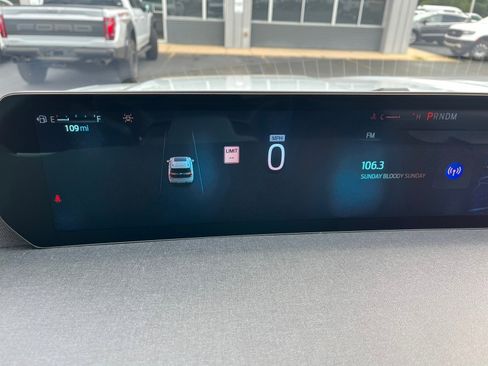 New 2025 Ford Expedition Active image 9