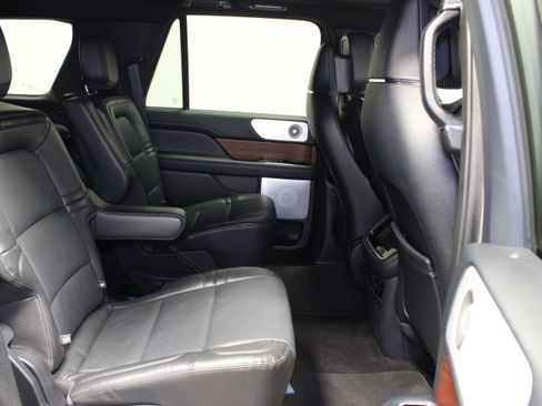 Used 2023 Lincoln Navigator Reserve AWD/4WD image 17