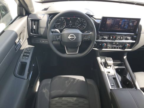 New 2026 Nissan Pathfinder SV image 18