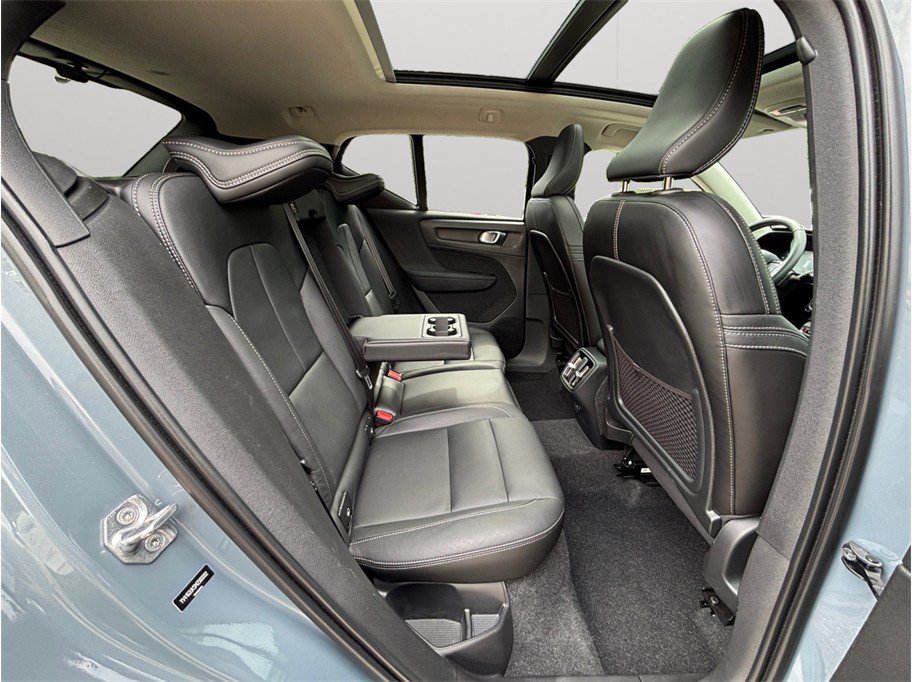 Used 2021 Volvo XC40 T5 Momentum w/ Premium Package AWD/4WD image 42