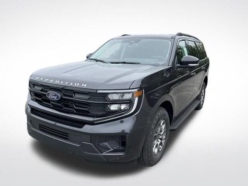 New 2026 Ford Expedition Active RWD image 3