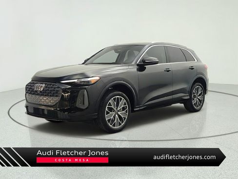 Used 2025 Audi Q5 Premium Plus w/ Premium Plus AWD/4WD image 1