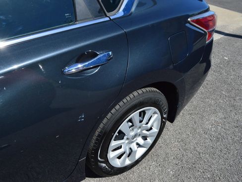 Used 2014 Nissan Altima 2.5 S w/ Display Audio Package FWD image 4