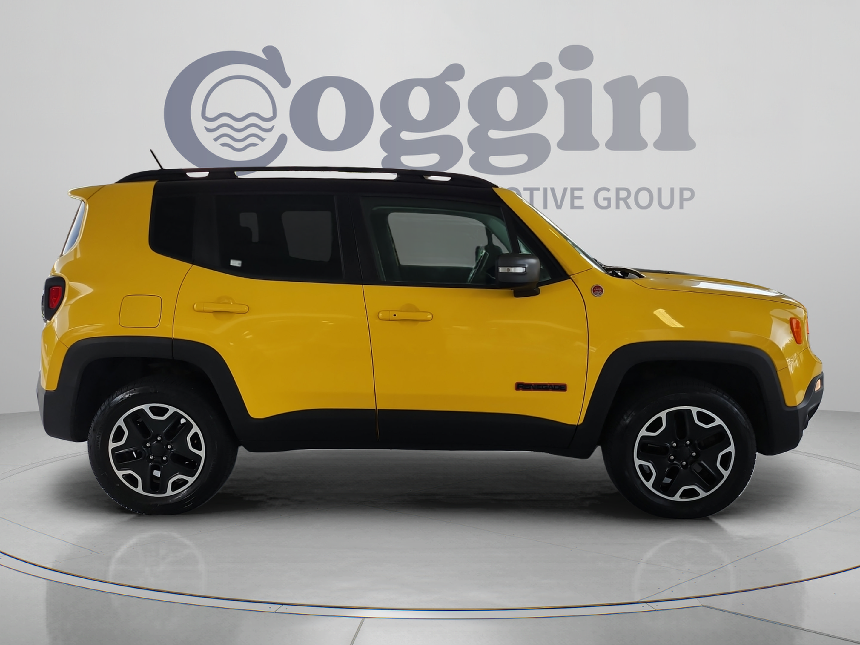 Used 2017 Jeep Renegade Trailhawk AWD/4WD image 6